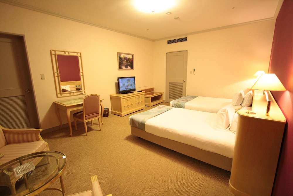 Corner Suite Room - Photo 1