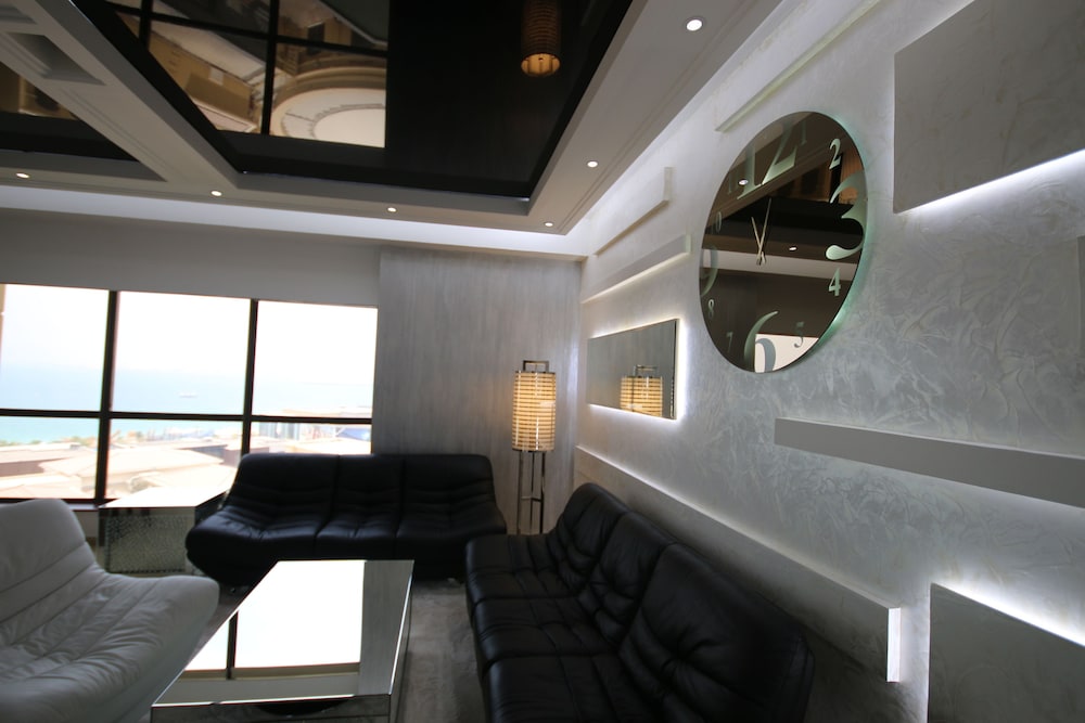Signature Apartment, 5 Bedrooms, Beach View photo 3
