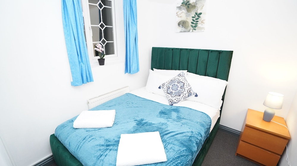 Basic House photo 1
