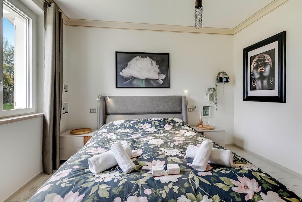 Family House, Multiple Bedrooms, 2 Bathrooms (Il Silenzio House)