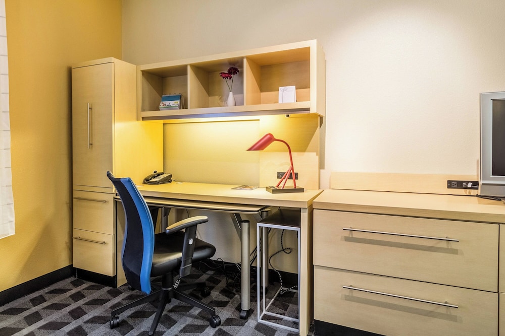 Suite, 1 Bedroom - Photo 3