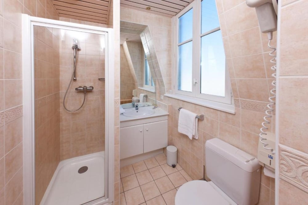 Classic Double Room - Photo 8
