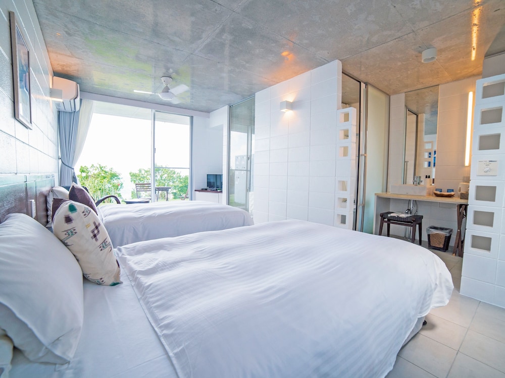 Hollywood Twin Room