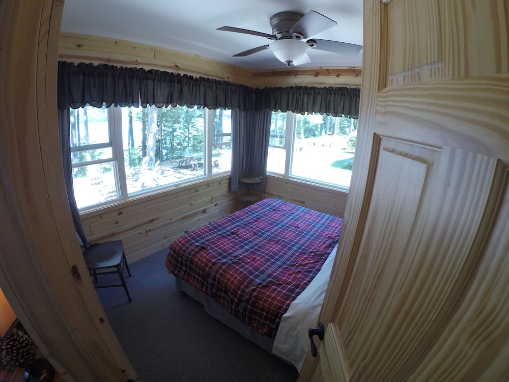 Cabin, 3 Bedrooms (Tamarack) photo 2