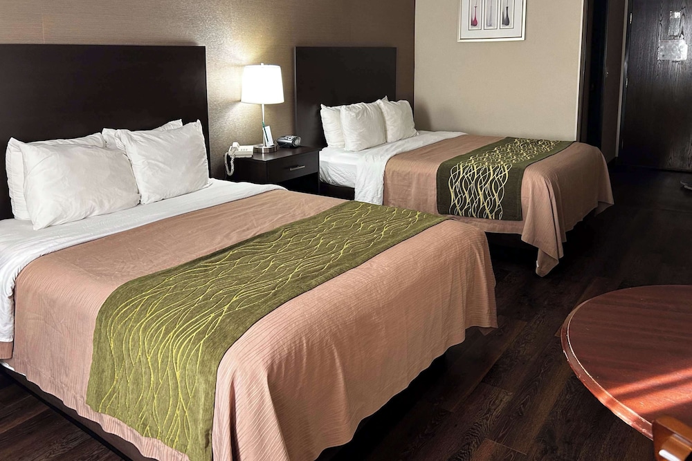 Room, 2 Queen Beds, Non Smoking (Efficiency) - Photo 2