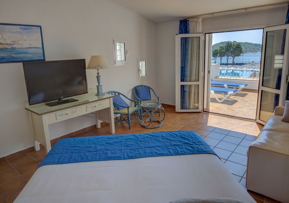Junior Suite, 1 King Bed, Balcony