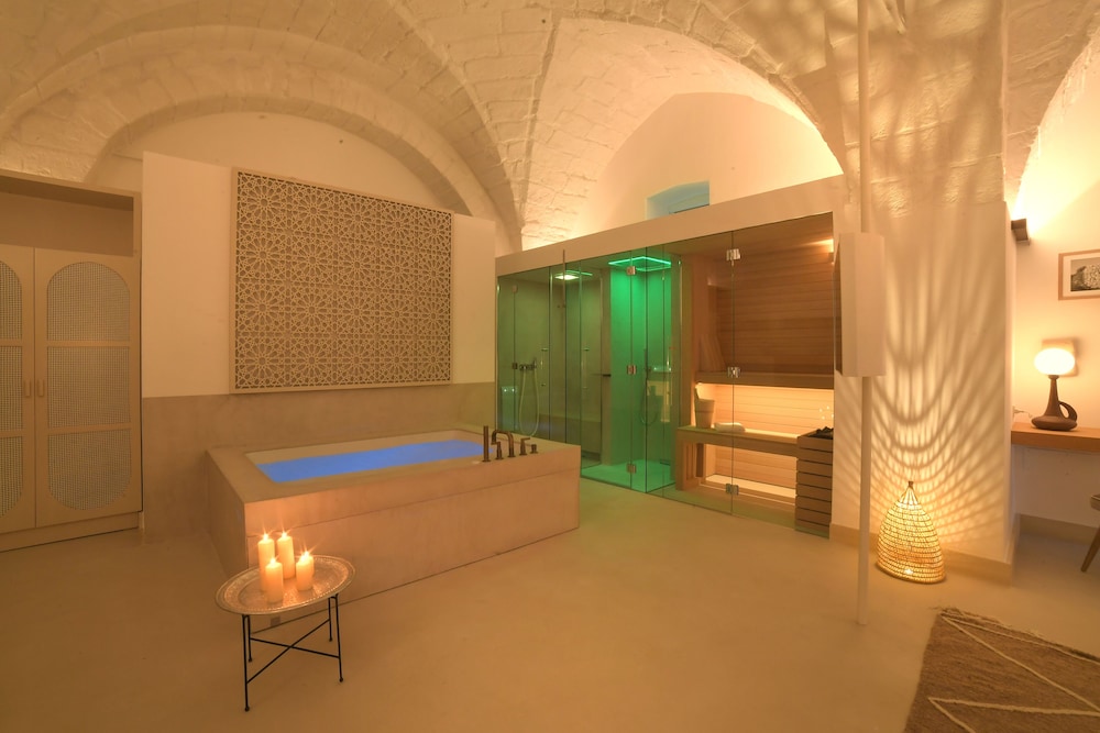 Premium Suite, Private Pool (and Spa area) photo 2