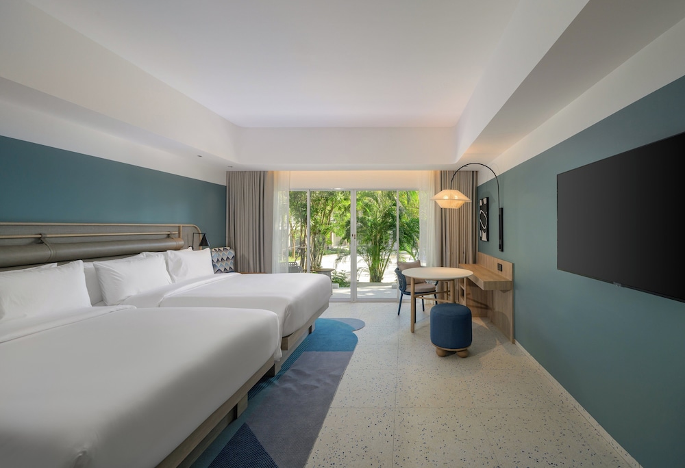 Premium Room, 2 Double Beds, Pool View (Deluxe) - Photo 8