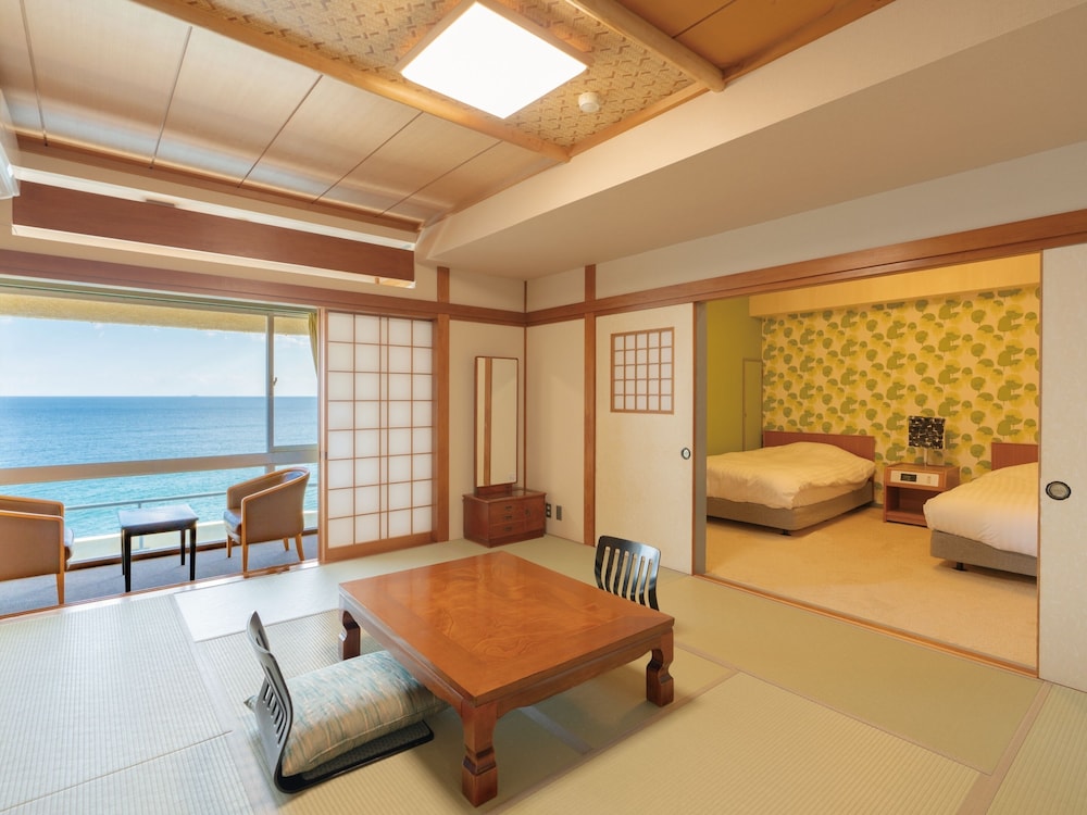 Superior Suite - Photo 5