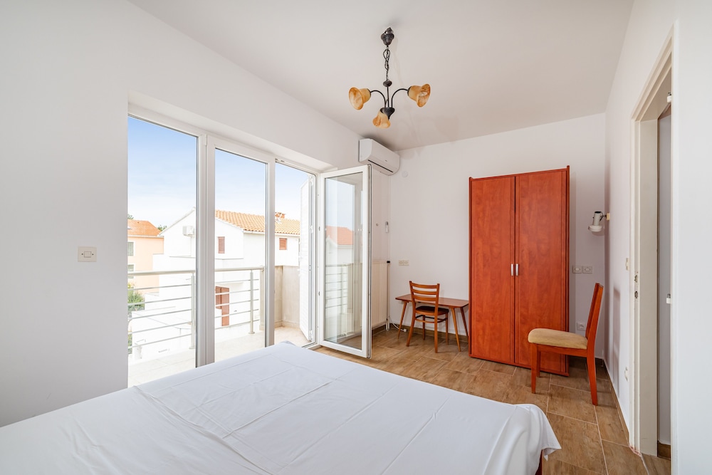 Room, 1 Bedroom, Balcony, Garden View