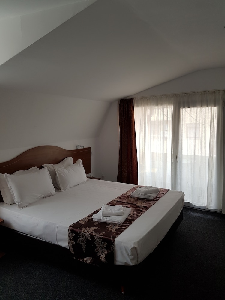 Superior Double Room, 1 Queen Bed photo 2