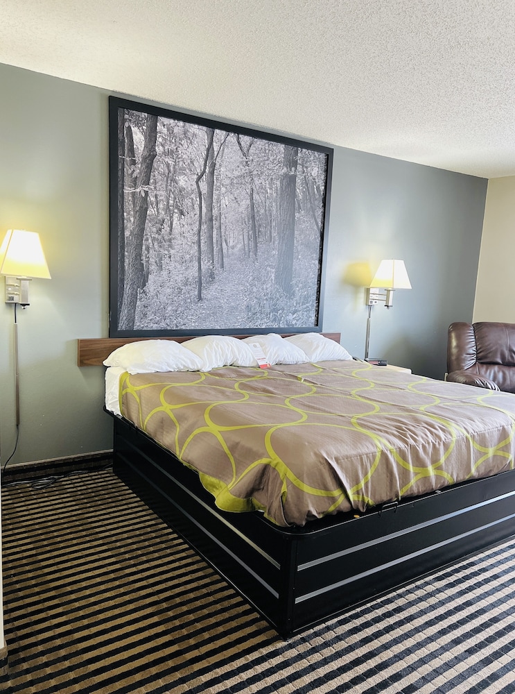 Deluxe Studio Suite, 1 King Bed, Non Smoking - Photo 2