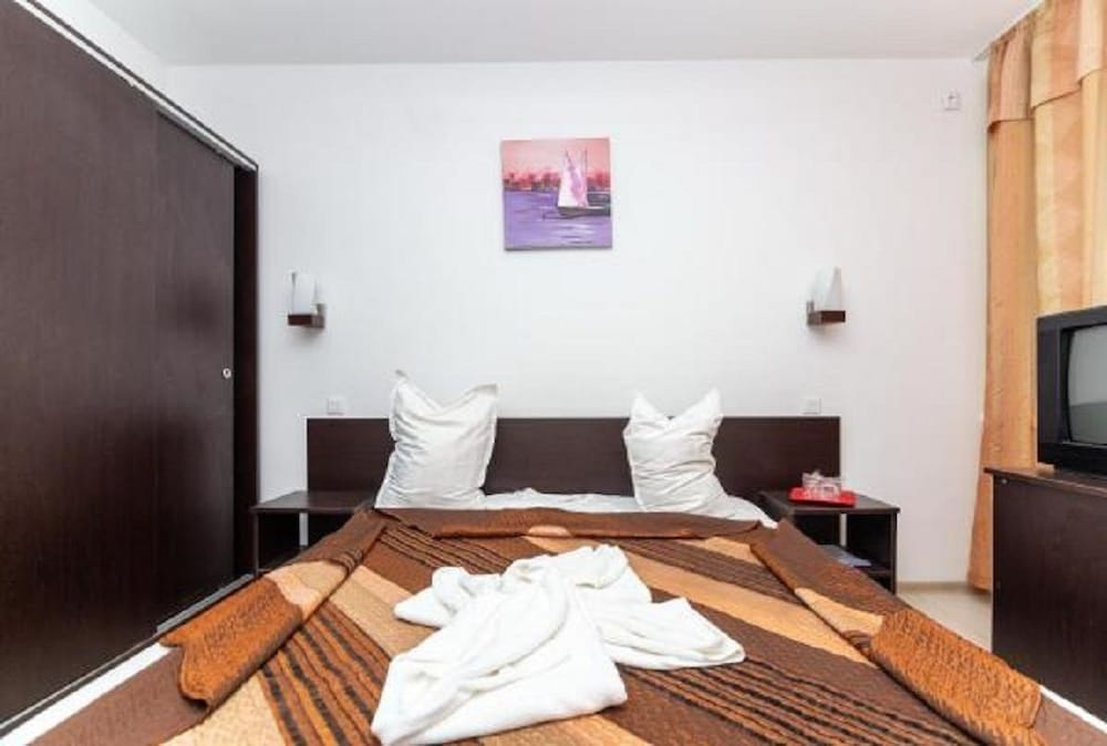 Standard Double Room, Non Smoking, City View photo 3