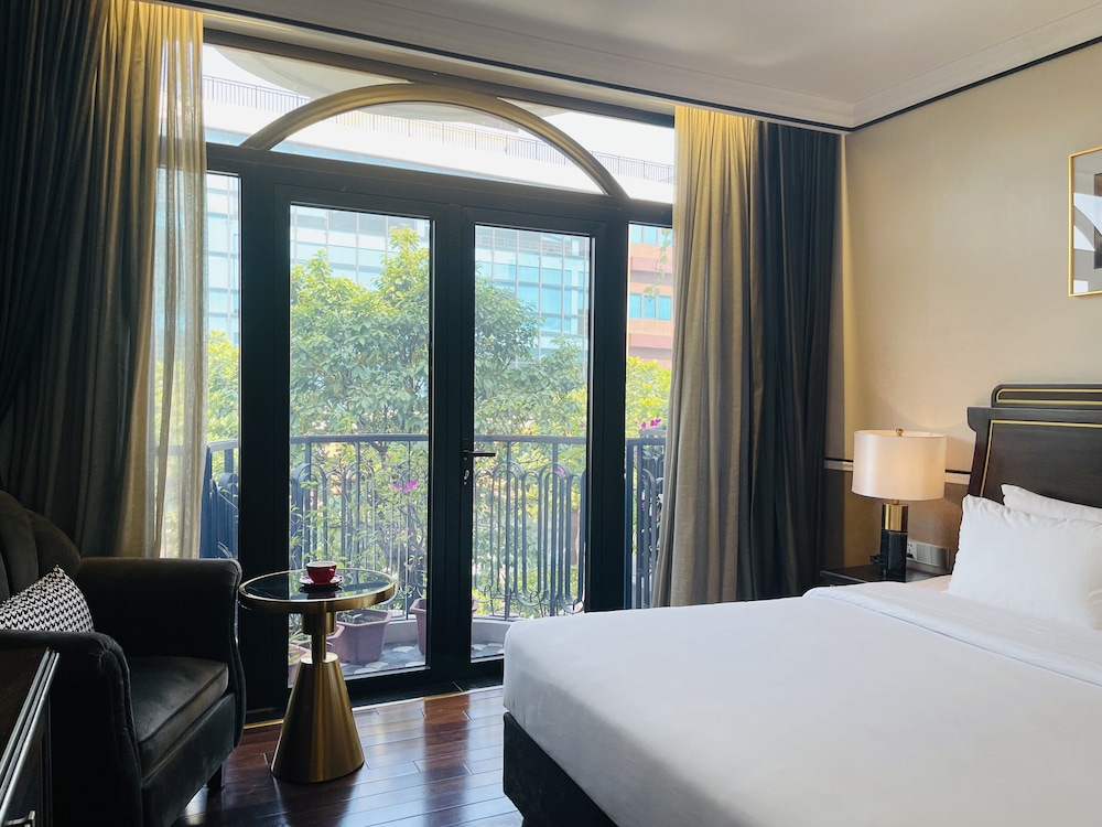 Deluxe Room, City View