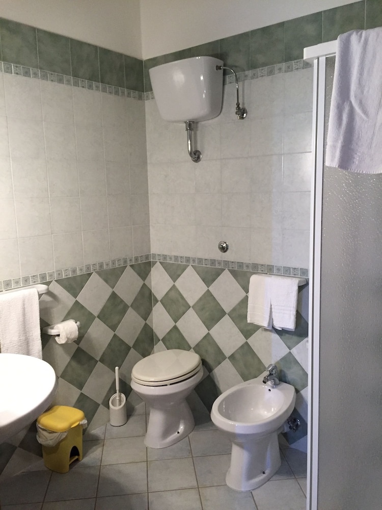 Basic Double Room photo 3