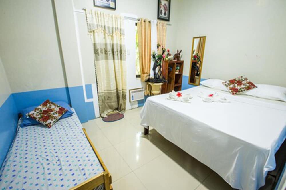 Standard Twin Room photo 2