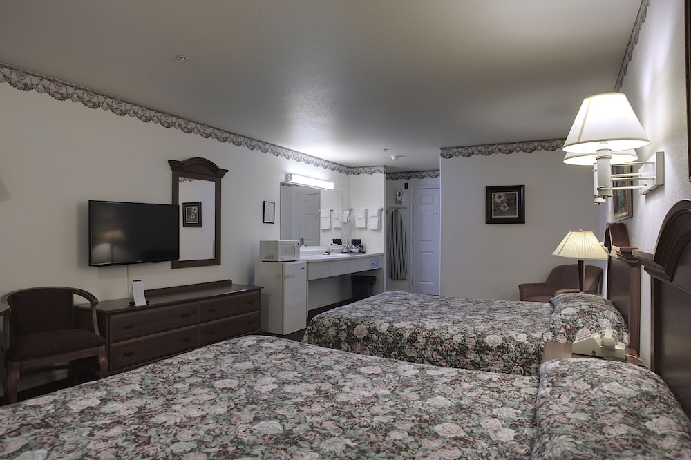 Standard Room, 2 Queen Beds, Refrigerator & Microwave