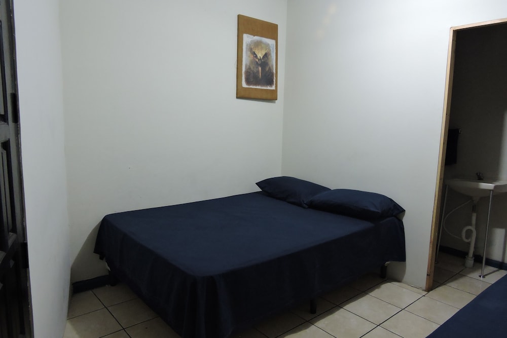 Standard Room, Multiple Beds, Shared Bathroom photo 1