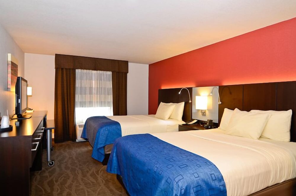 Room, 2 Queen Beds photo 2