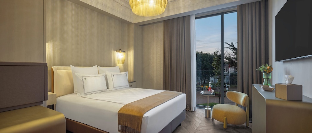 Deluxe Double Room, Courtyard View photo 1