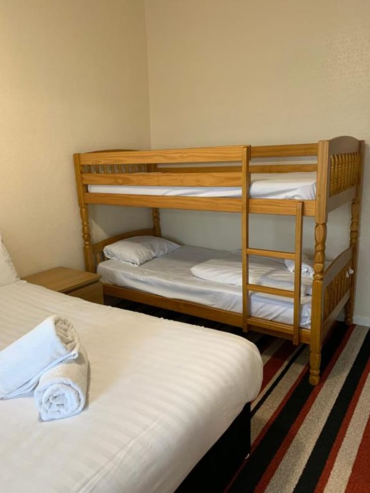 Superior Quadruple Room, Multiple Beds photo 3