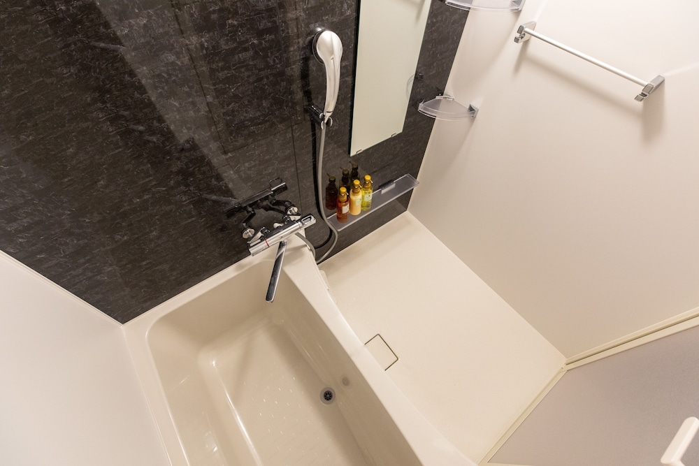 Standard Twin Room - Photo 9