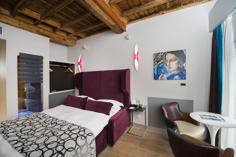 Basic Double Room photo 2