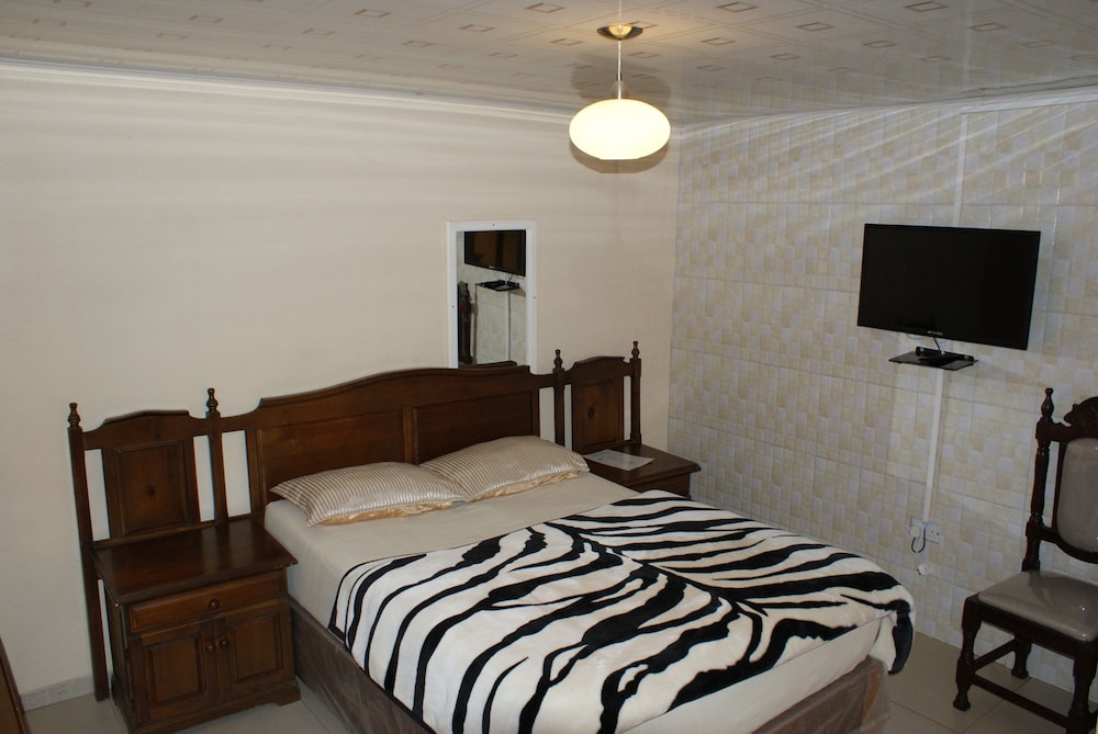 Executive House photo 3