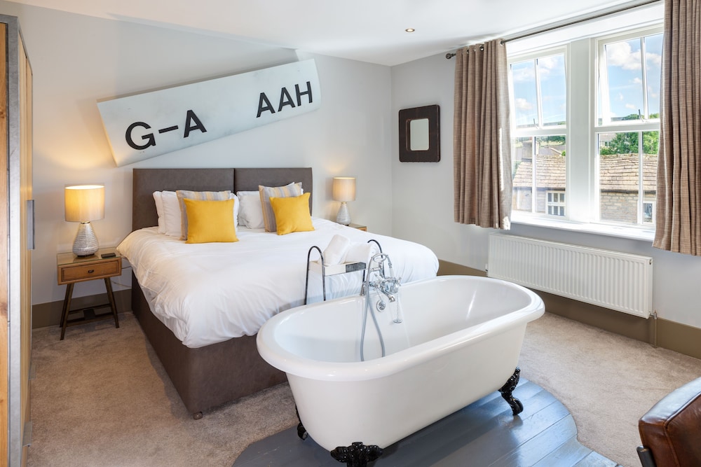 Double Room, Ensuite (DeHaviland)