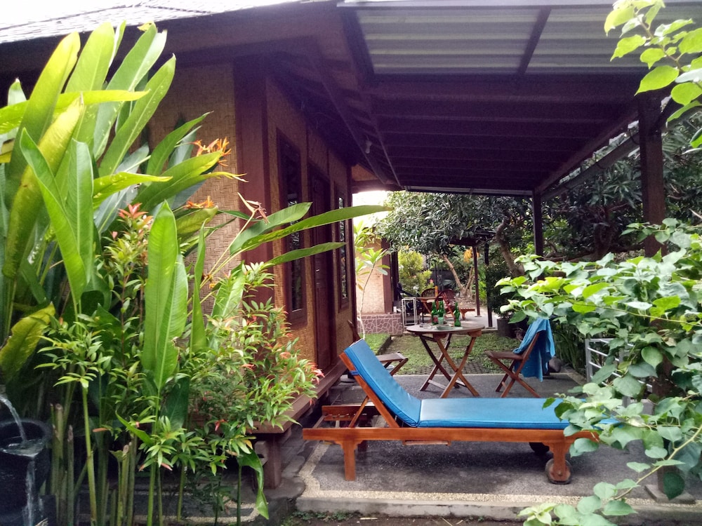 Standard Bungalow, 1 Queen Bed photo 2