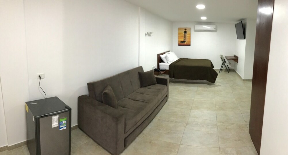 Superior Studio, 1 Queen Bed photo 1