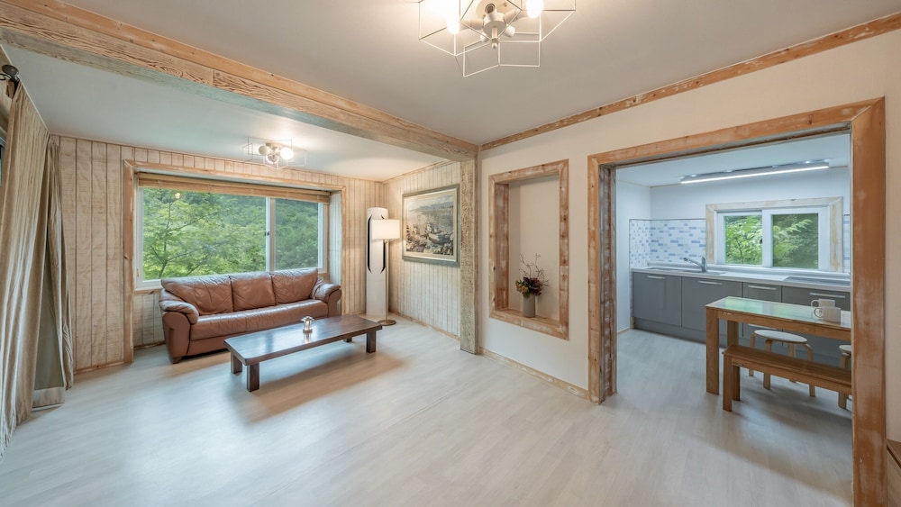 Basic Room, 2 Bedrooms (black butterfly(Duplex))