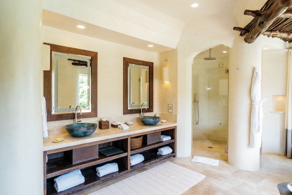 Suite (Pool Suite) - Photo 4