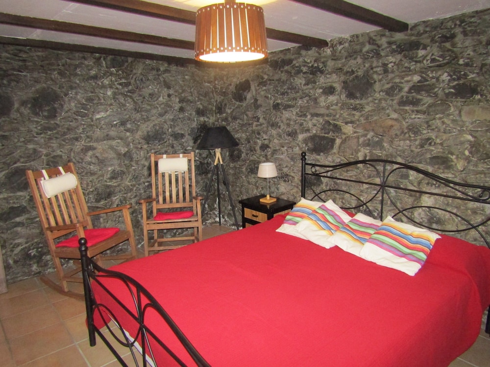 Cottage, 2 Bedrooms, Garden Area photo 3