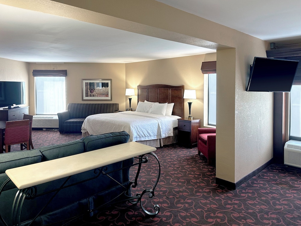 2 King Beds Family Suite photo 3