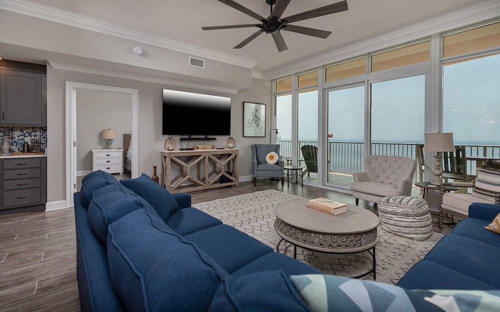 Condo, 3 Bedrooms