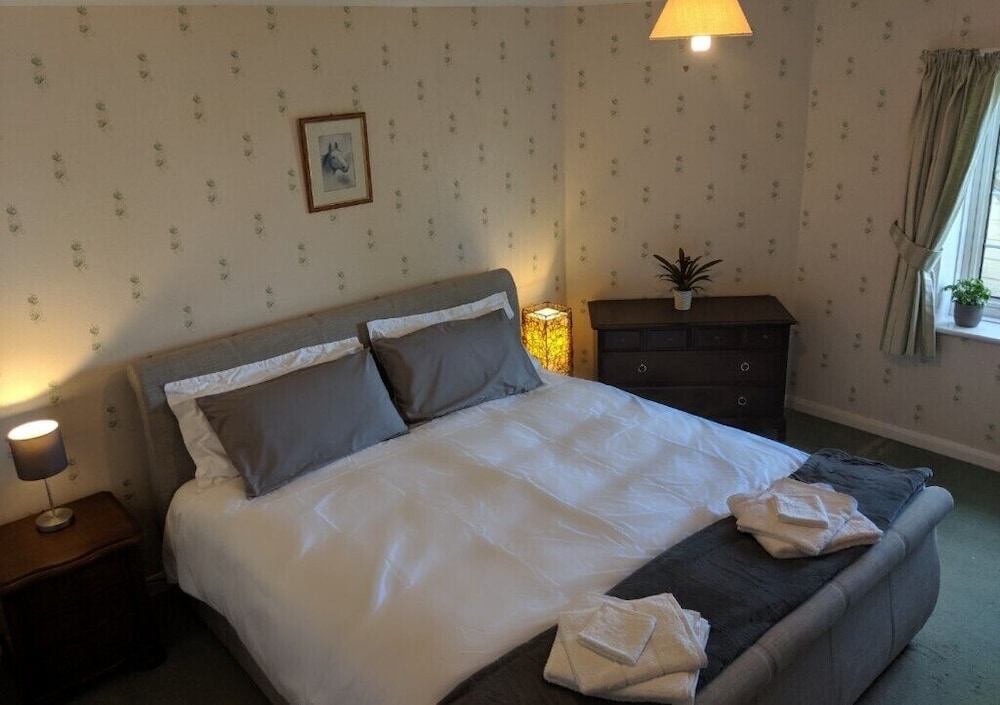 Apartment, 1 Bedroom (Cleeve) photo 1