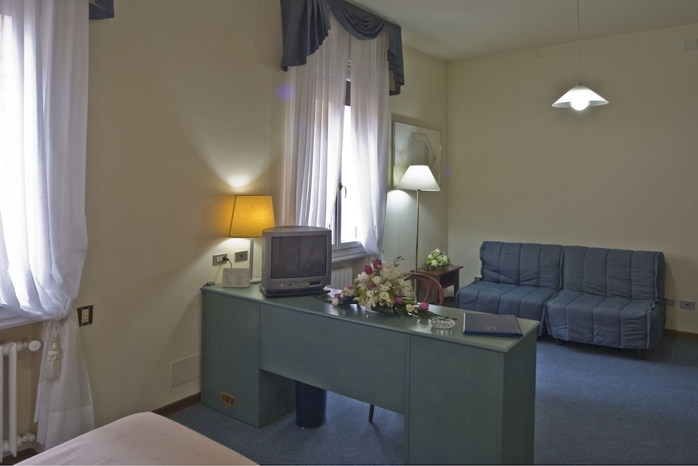 Quadruple Room - Photo 1
