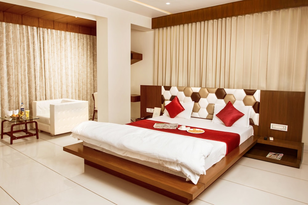 Royal Room photo 2