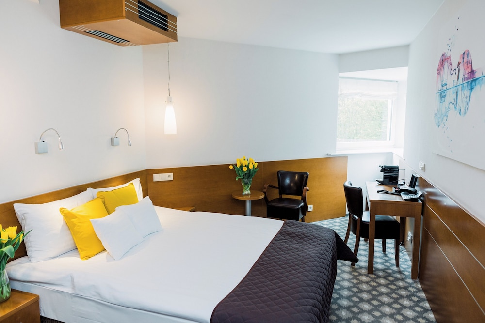 Deluxe Room - Photo 1