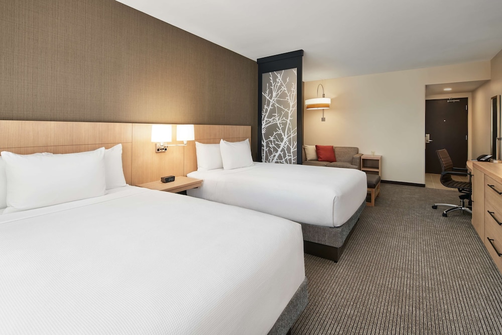 Room, Multiple Beds - Photo 4