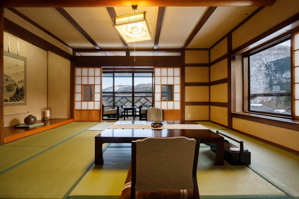 Japanese Style Room For 5 Guests - Photo 1