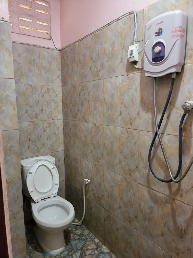Basic Double or Twin Room, City View photo 2
