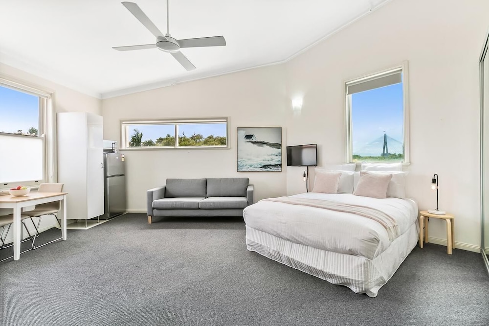 Deluxe Studio Suite