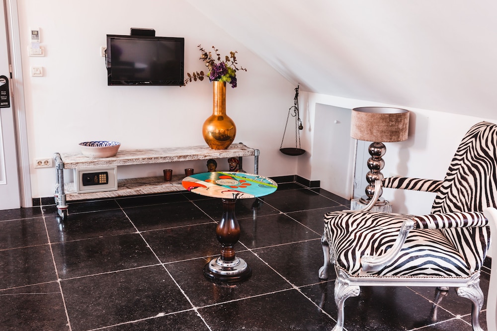 Family Apartment, City View