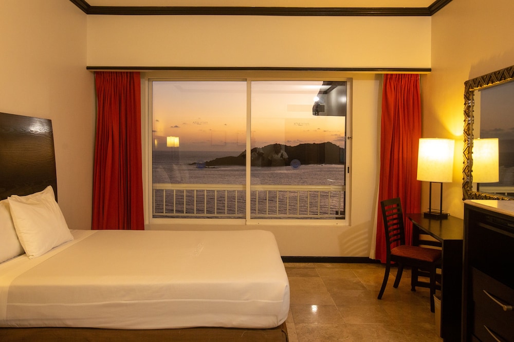 Deluxe Room, Sea View - Photo 3