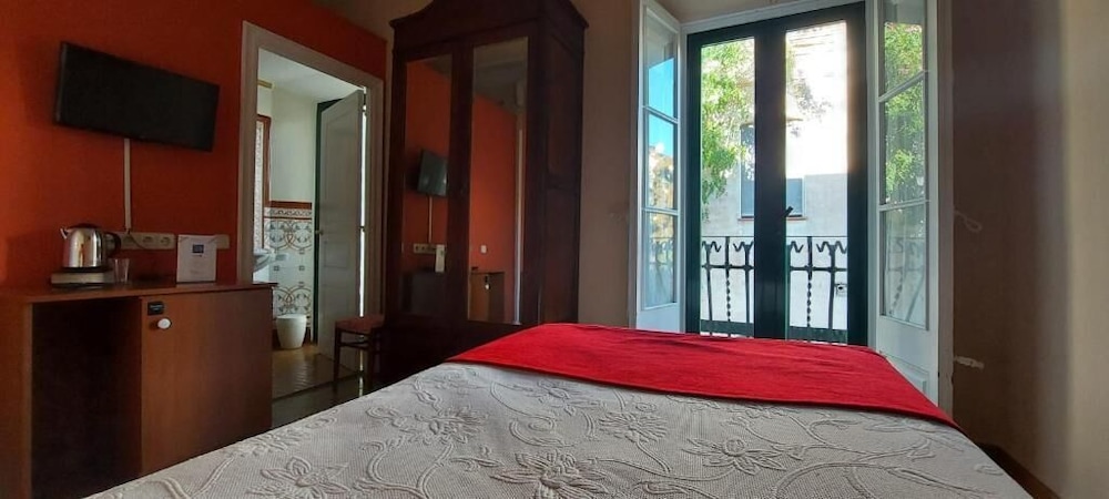 Comfort Single Room, Balcony, City View photo 2