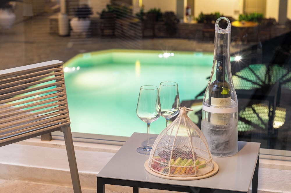 Deluxe Double or Twin Room, Balcony, Pool View - Photo 8