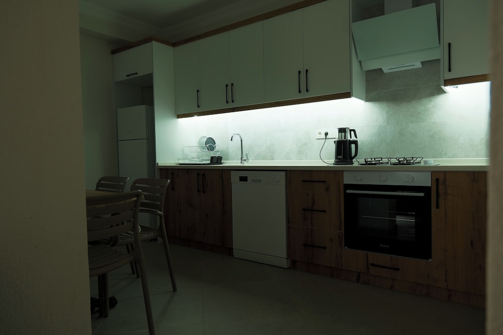 Classic Condo, 1 Bedroom - Photo 10