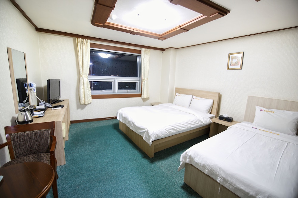 Standard Twin Room photo 1